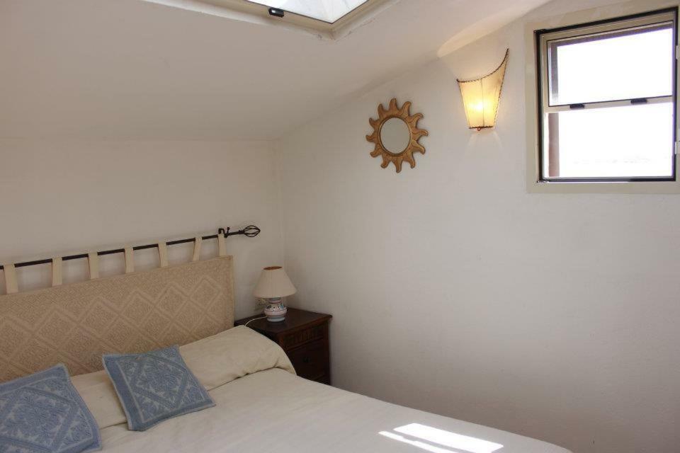 Casa Mughetto R5055 Seafront, Private Sea Access, Swimming Pool Villa La Maddalena  Eksteriør billede
